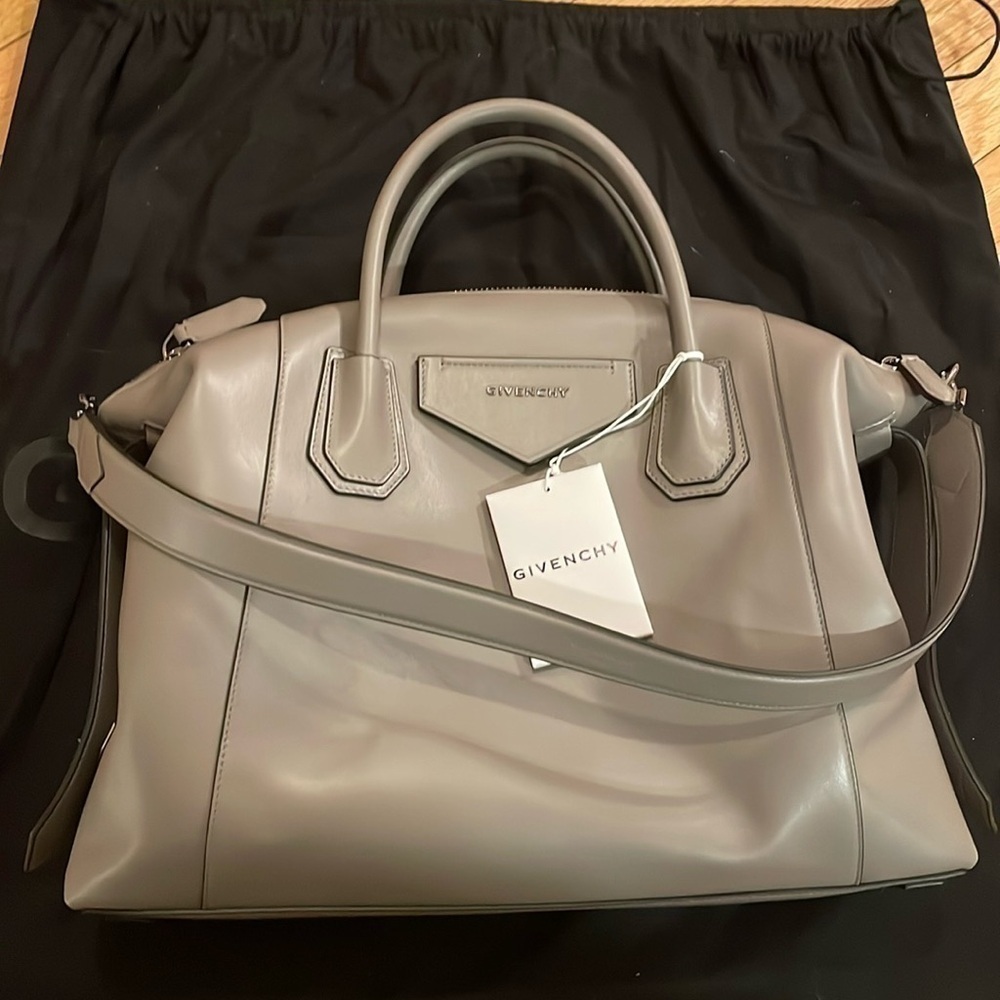NWT Givenchy Antigona Medium Soft Leather Top Handles Tote In Stone Grey - Picture 4 of 10